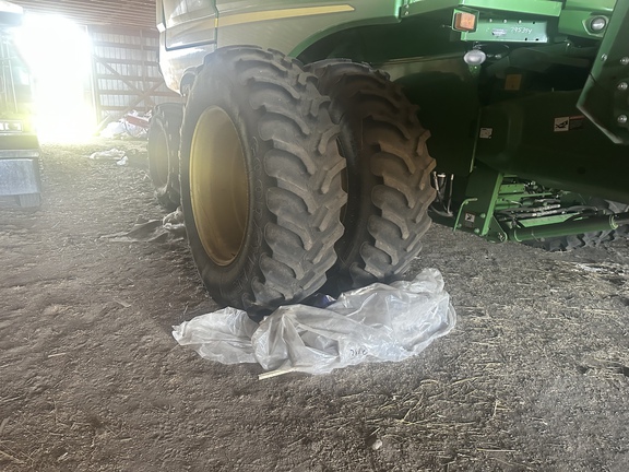 Used 2017 John Deere S670 Combines at Horizon Ag & Turf in Lloydminster, AB - Photo42