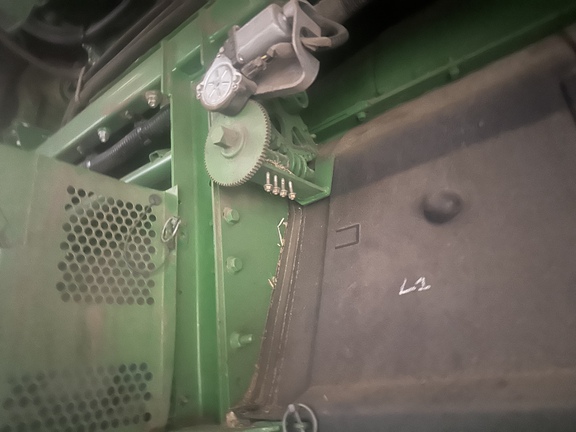 Used 2017 John Deere S670 Combines at Horizon Ag & Turf in Lloydminster, AB - Photo44