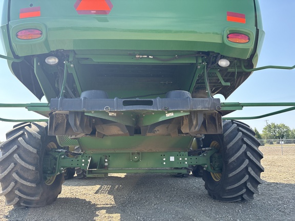 Used 2017 John Deere S670 Combines at Horizon Ag & Turf in Lloydminster, AB - Photo8