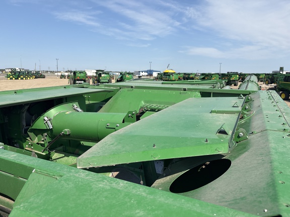 Used 2017 John Deere S670 Combines at Horizon Ag & Turf in Lloydminster, AB - Photo16