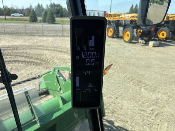 Used 2017 John Deere S670 Combines at Horizon Ag & Turf in Lloydminster, AB - Photo19
