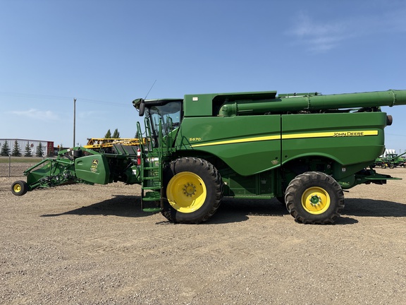 Used 2017 John Deere S670 Combines at Horizon Ag & Turf in Lloydminster, AB - Photo11