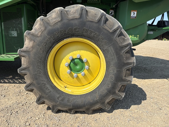 Used 2017 John Deere S670 Combines at Horizon Ag & Turf in Lloydminster, AB - Photo15