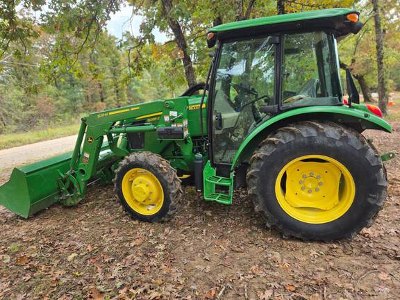 2014 John Deere 5055E Photo 4