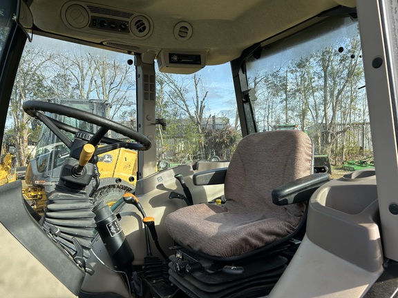 2014 John Deere 5055E Photo 3