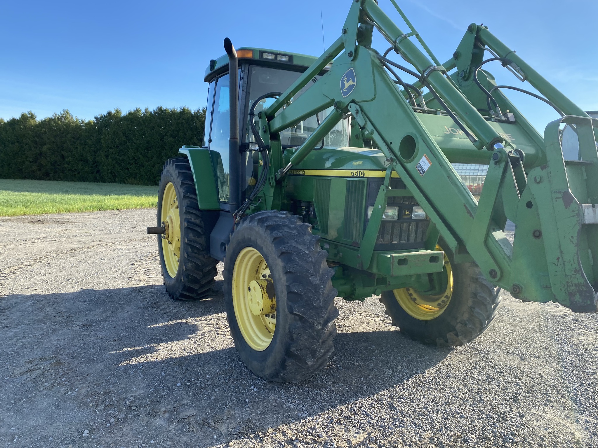 2001 John Deere 7510 Image 3