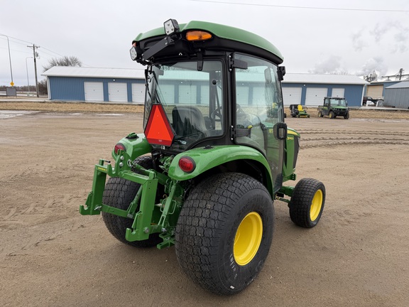 2025 John Deere 3046R - Photo3
