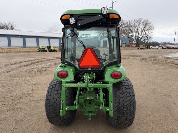 2025 John Deere 3046R - Photo4