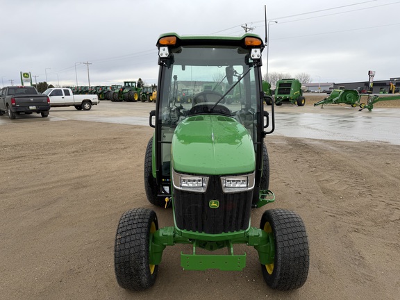 2025 John Deere 3046R - Photo8