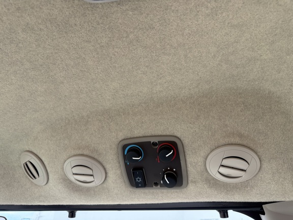 2025 John Deere 3046R - Photo23