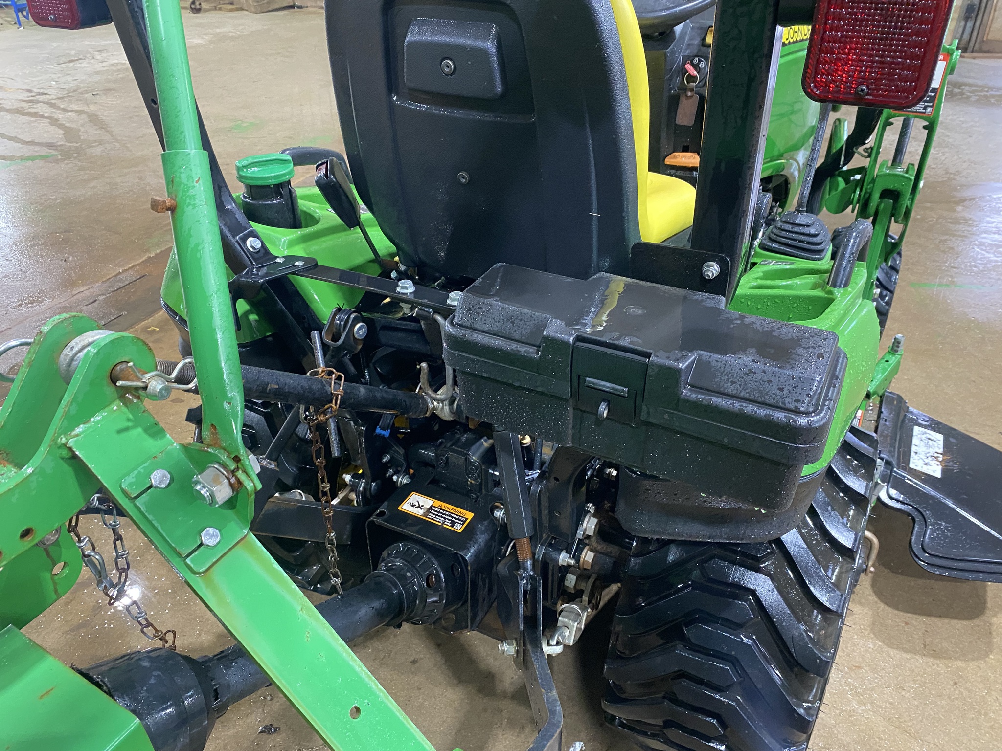 2020 John Deere 1023E Image 12