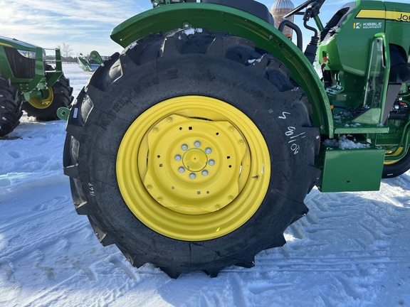 2025 John Deere 5050E - Photo16