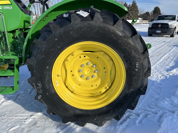 2025 John Deere 5050E - Photo19