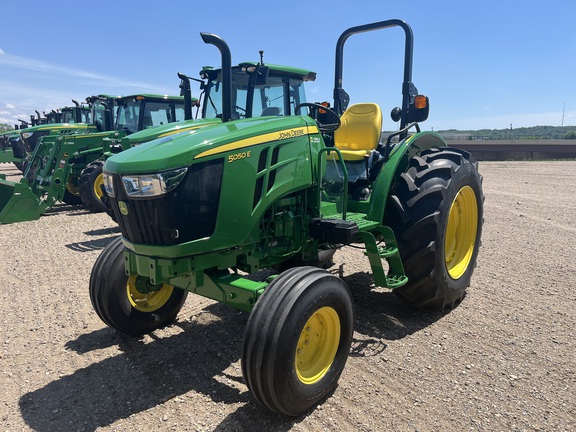 2025 John Deere 5050E - Photo2