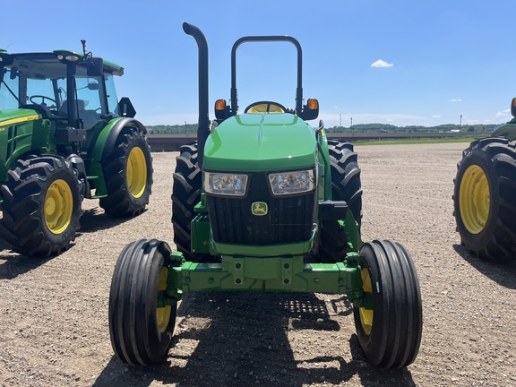 2025 John Deere 5050E - Photo3
