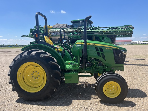 2025 John Deere 5050E - Photo5
