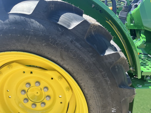 2025 John Deere 5050E - Photo17