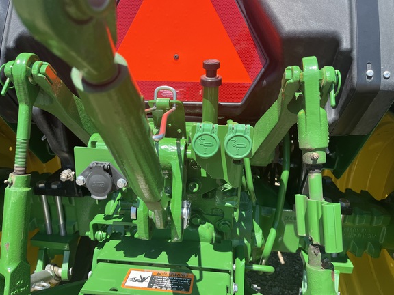 2025 John Deere 5050E - Photo26