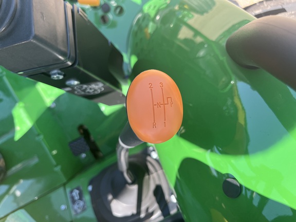 2025 John Deere 5050E - Photo33