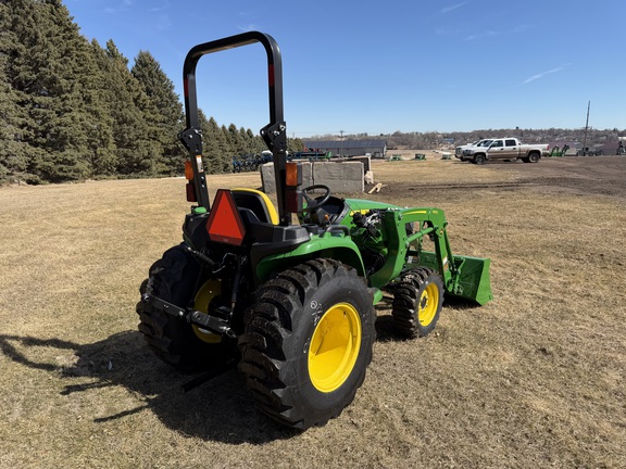 2025 John Deere 3038E - Photo3