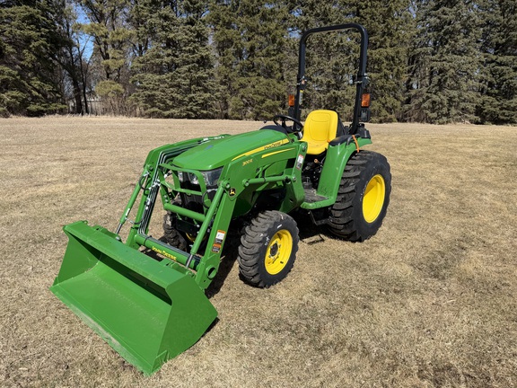 2025 John Deere 3038E - Photo7