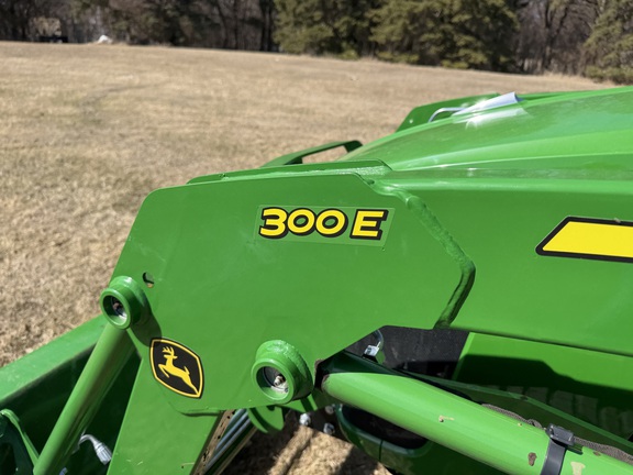 2025 John Deere 3038E - Photo15