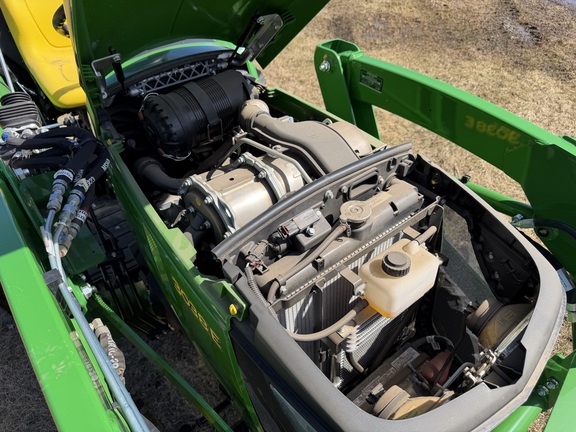 2025 John Deere 3038E - Photo21