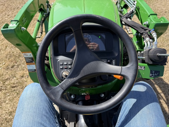 2025 John Deere 3038E - Photo26