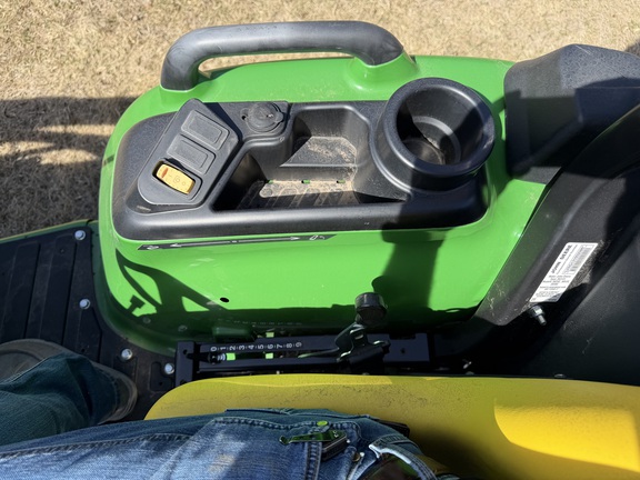 2025 John Deere 3038E - Photo28