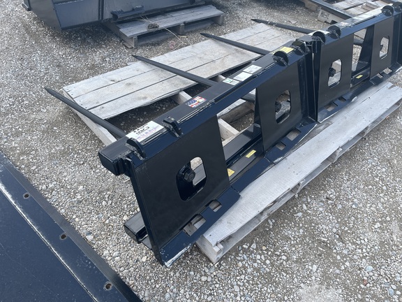 2022 MDS 5202G Global carrier 2 tine Bale Stabber