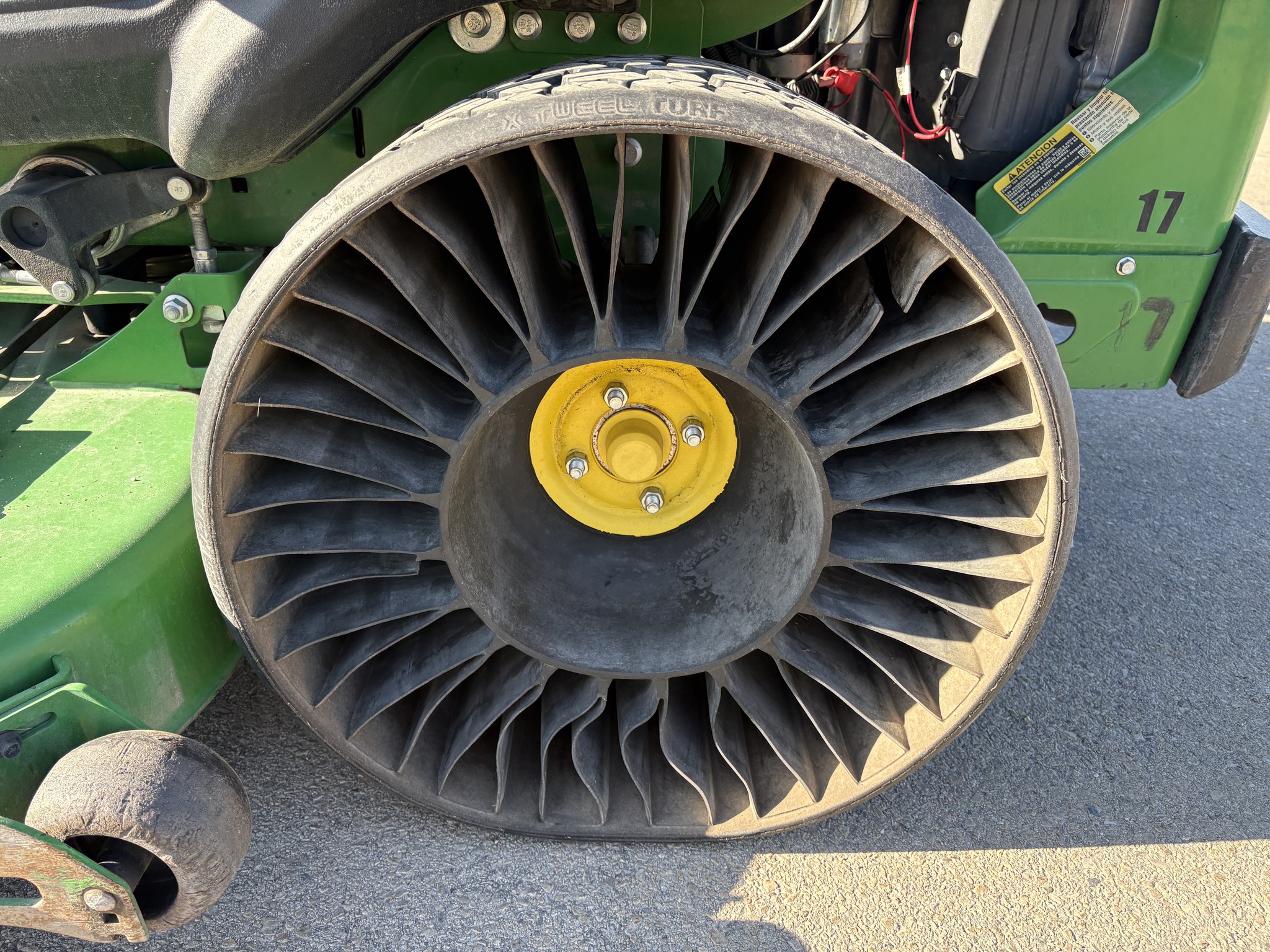 2018 John Deere Z960M Image 9