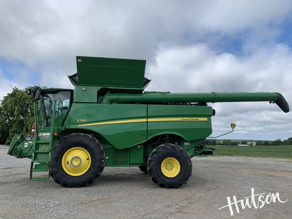Photo of 2023 John Deere S790