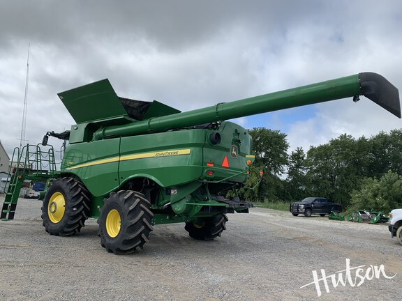 Photo of 2023 John Deere S790