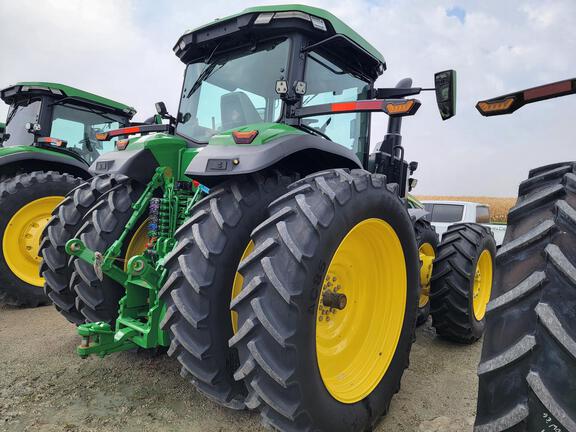 2025 John Deere 8R 340 - Photo9