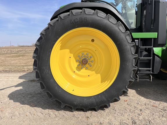 2025 John Deere 8R 340 - Photo15