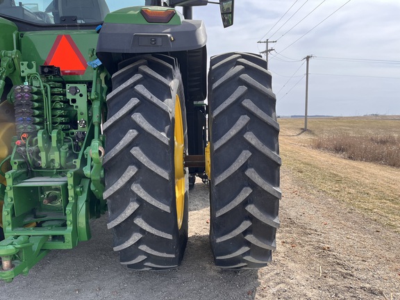 2025 John Deere 8R 340 - Photo17