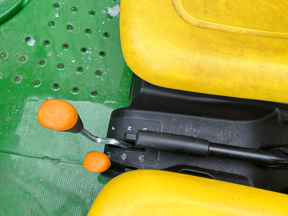 2024 John-Deere TX 4X2