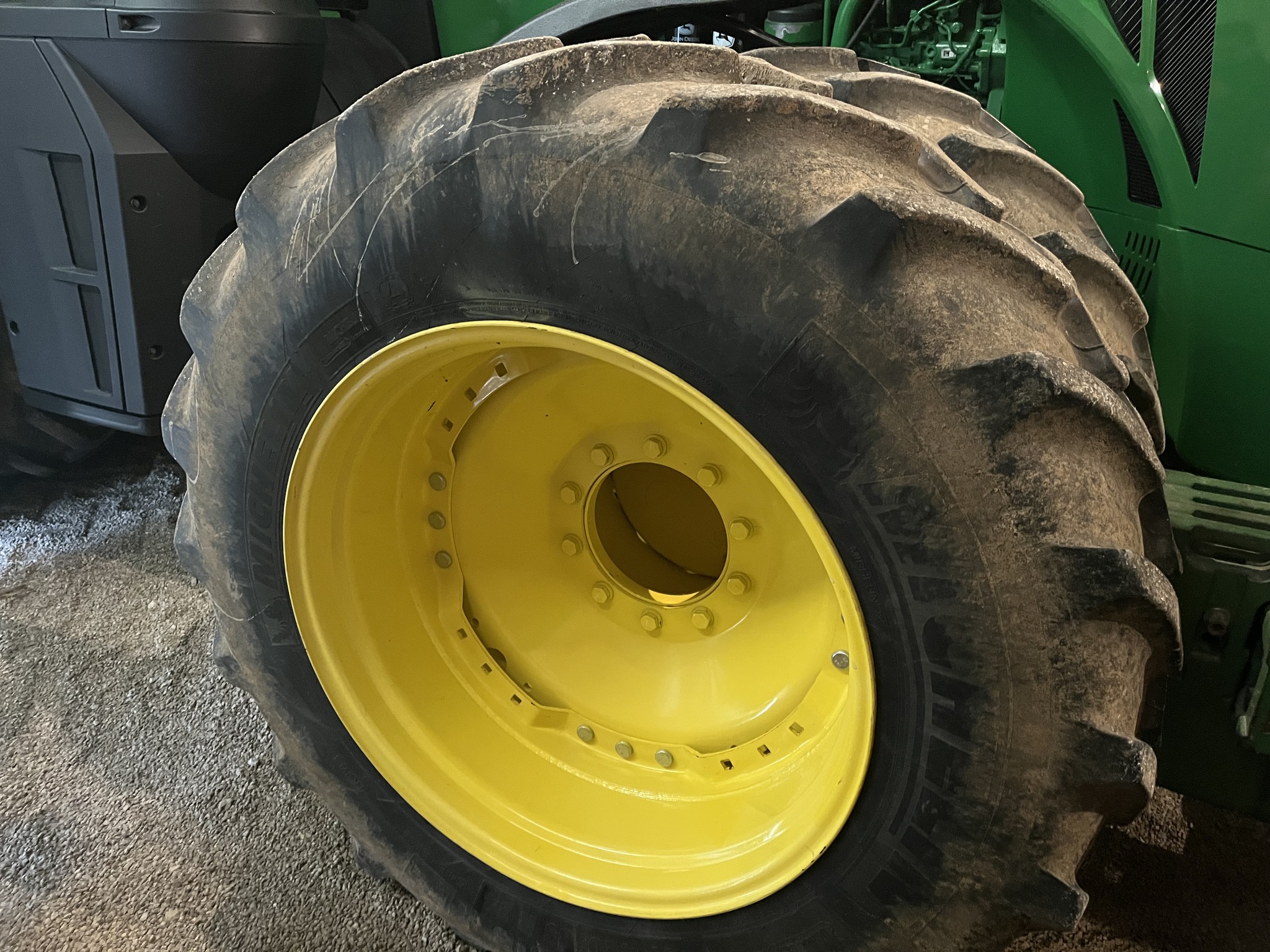 2014 John Deere 8320R Image 2