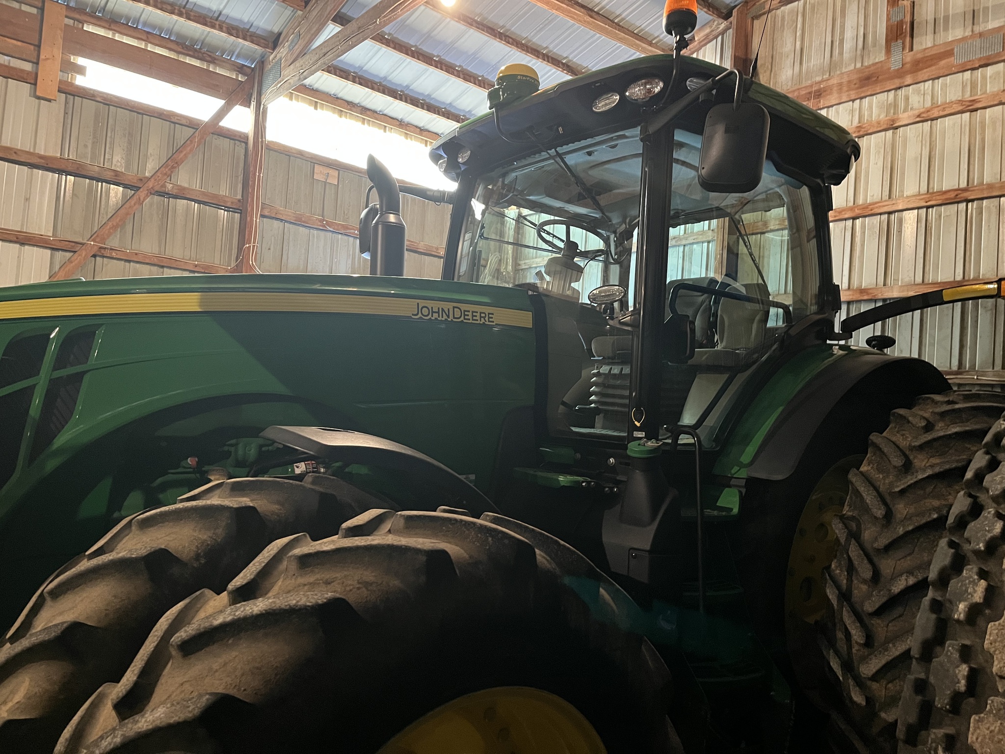 2014 John Deere 8320R Image 7