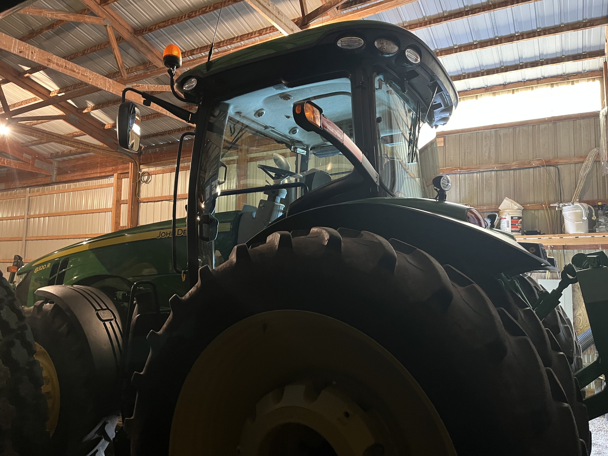 2014 John Deere 8320R Image 9