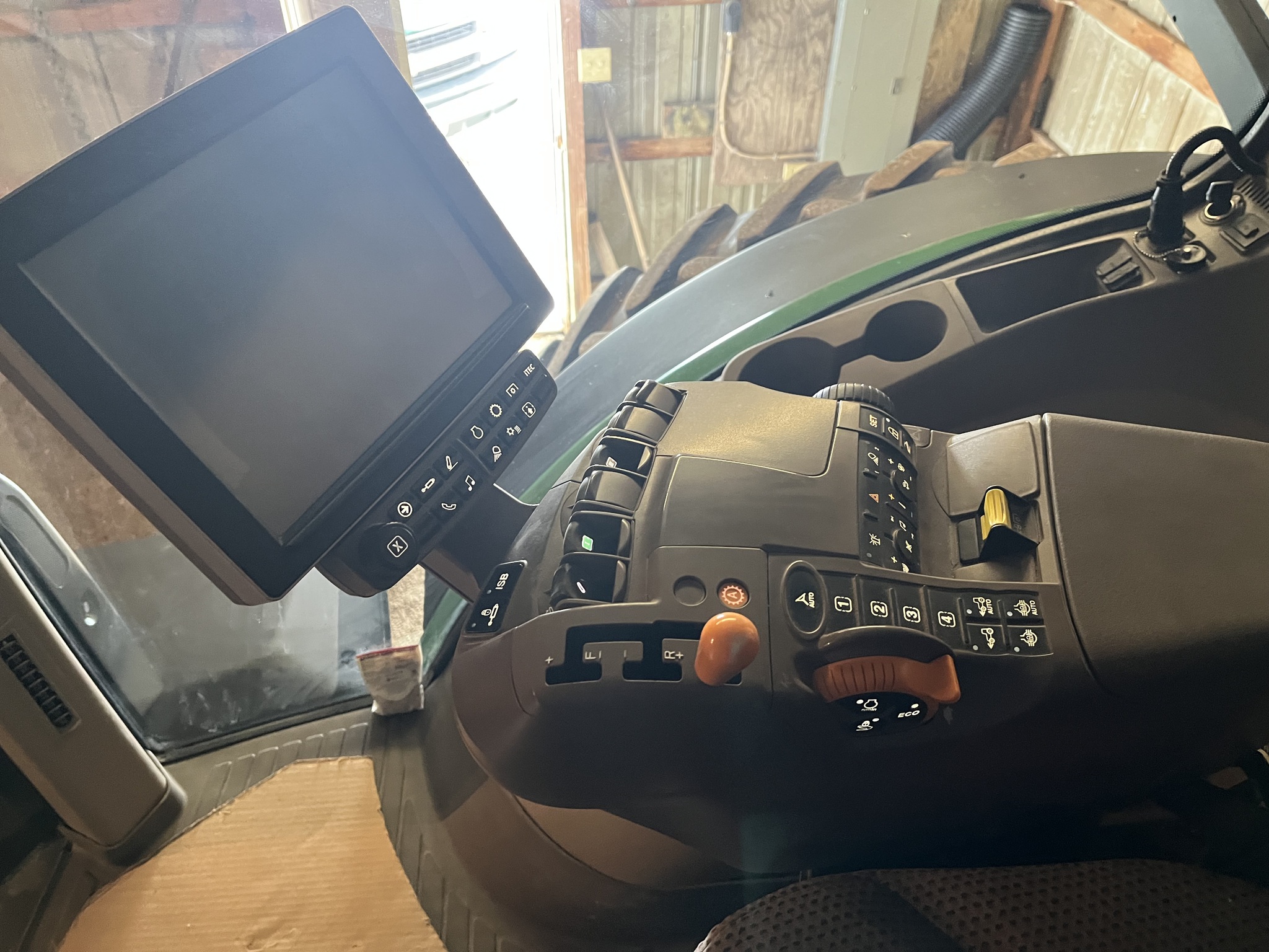 2014 John Deere 8320R Image 13