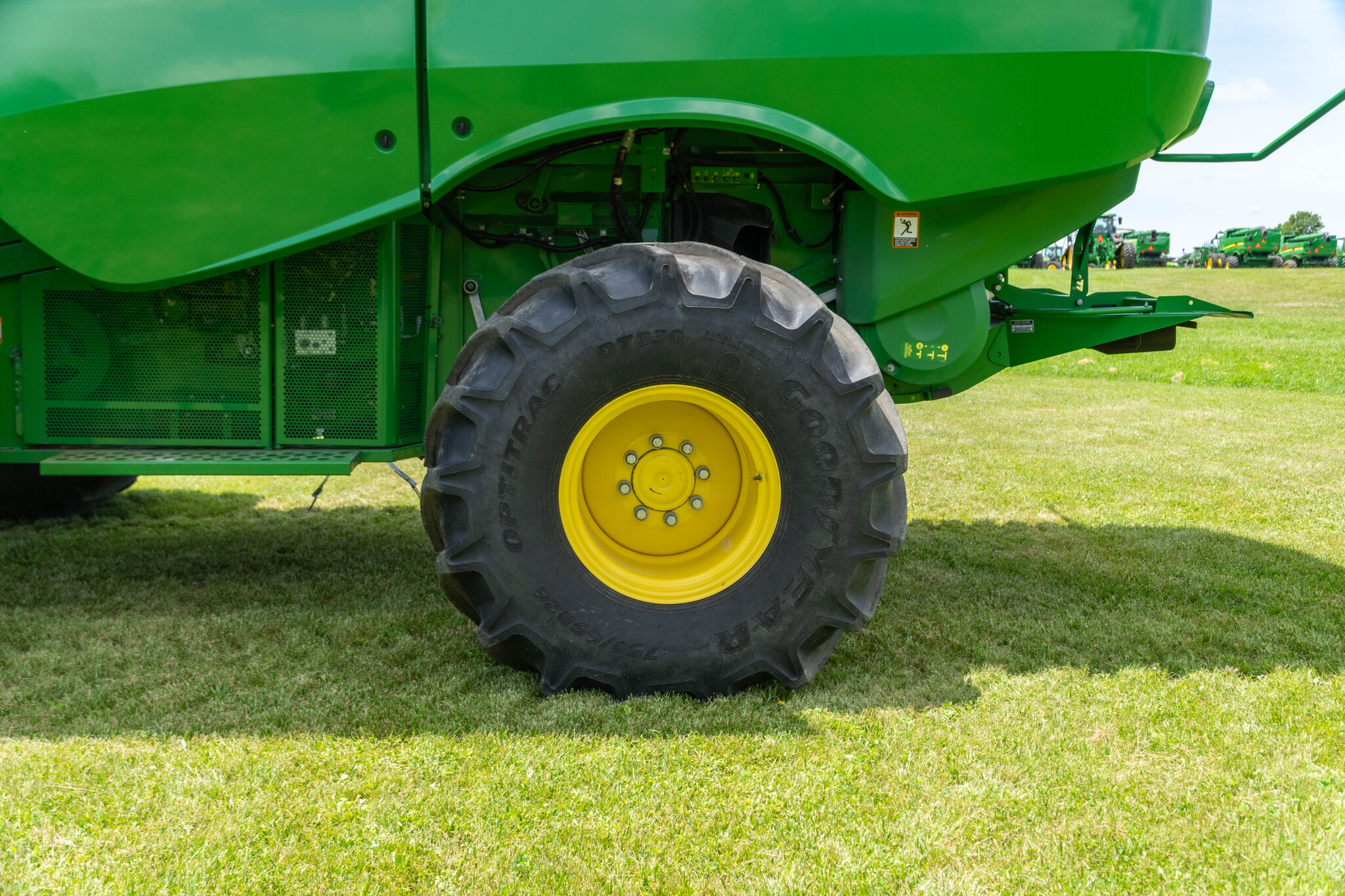Used 2015 John Deere S670 Combines at Koenig Equipment in Anna, OH - PhotoXL9