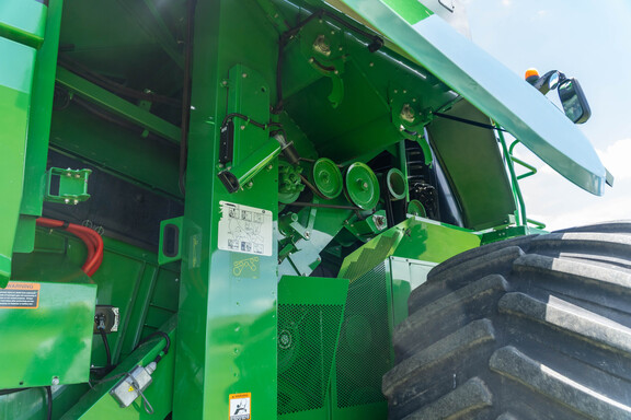 Used 2015 John Deere S670 Combines at Koenig Equipment in Anna, OH - Photo17