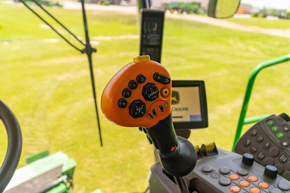 Used 2015 John Deere S670 Combines at Koenig Equipment in Anna, OH - Photo42