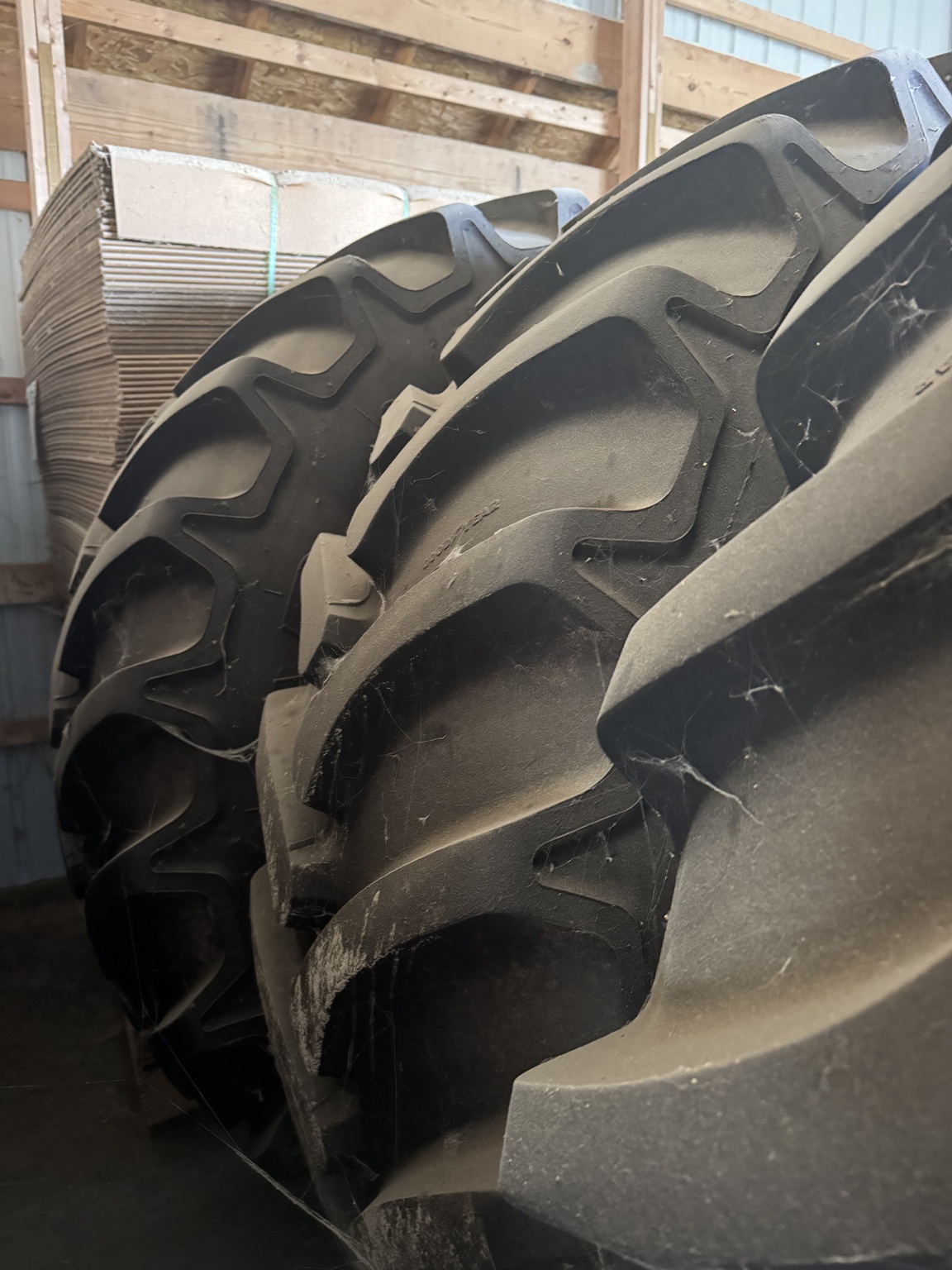2025 Goodyear LSW 710/65R46 Image 4