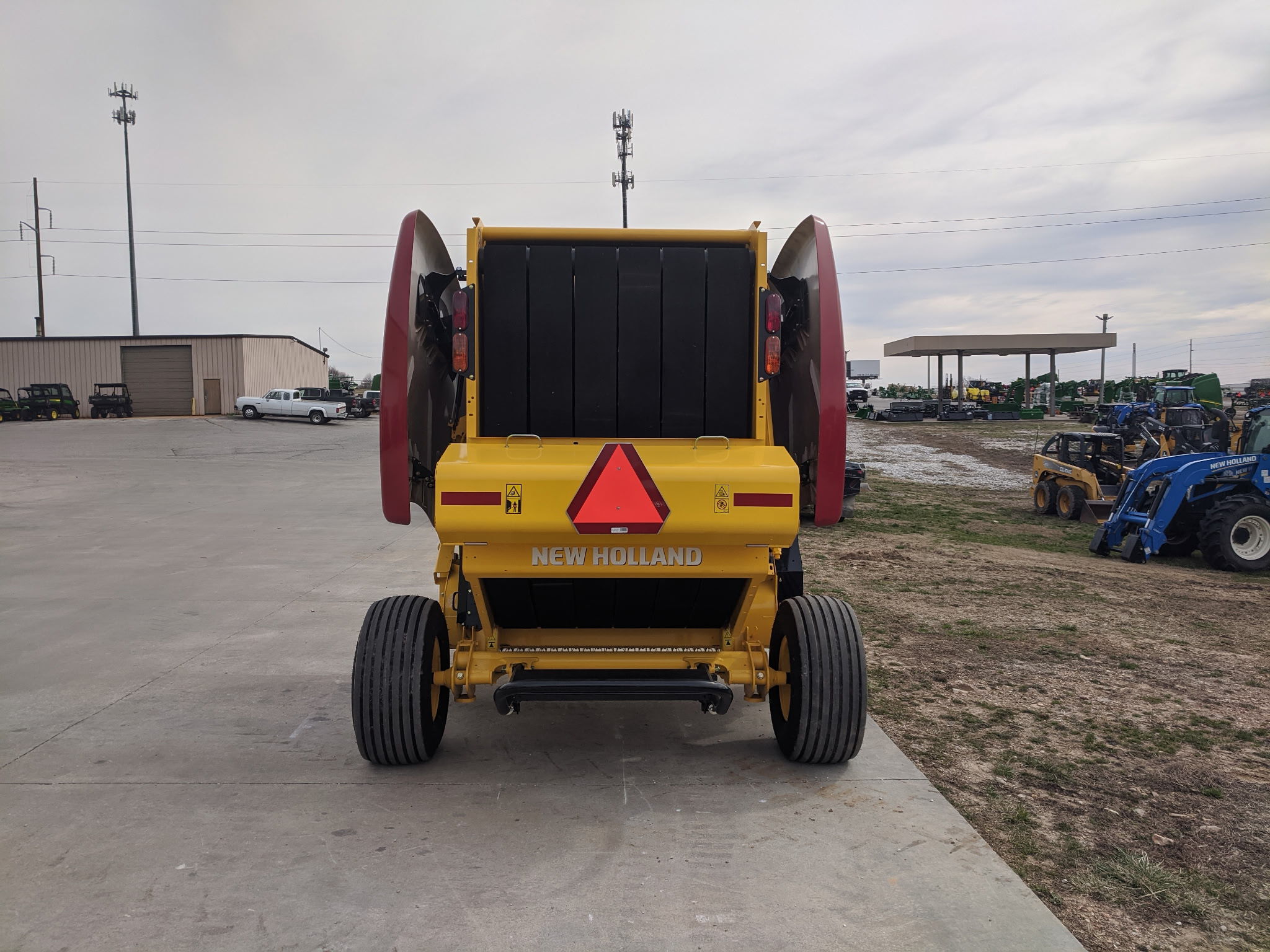  2024 New Holland Rollbelt 450 at Heritage Tractor in Rogersville, MO