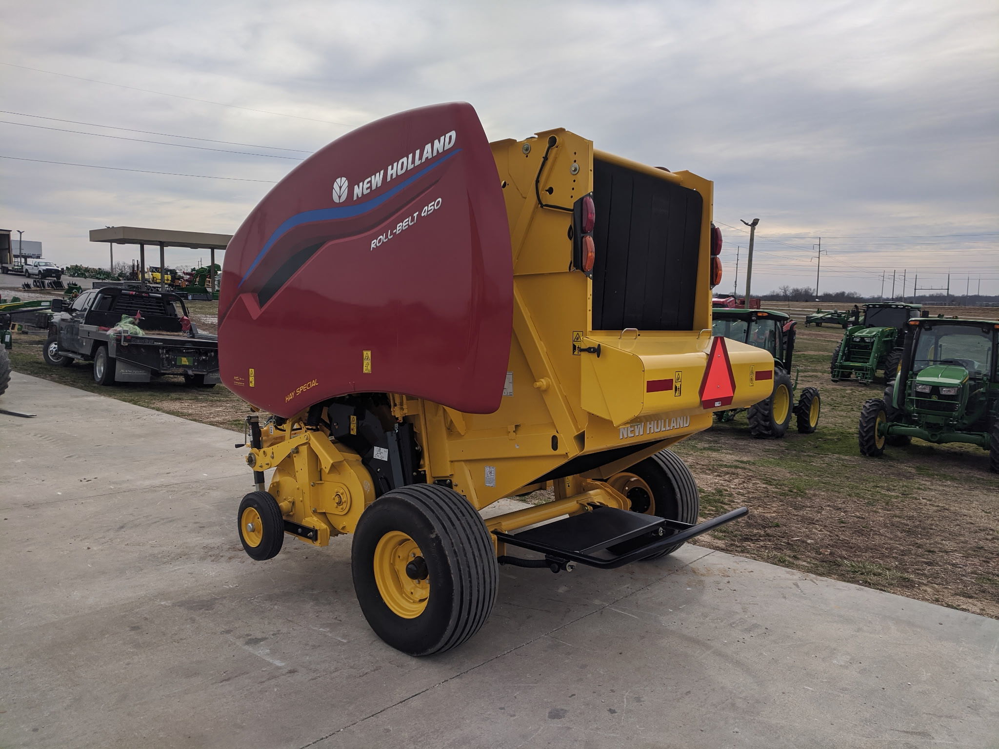  2024 New Holland Rollbelt 450 at Heritage Tractor in Rogersville, MO