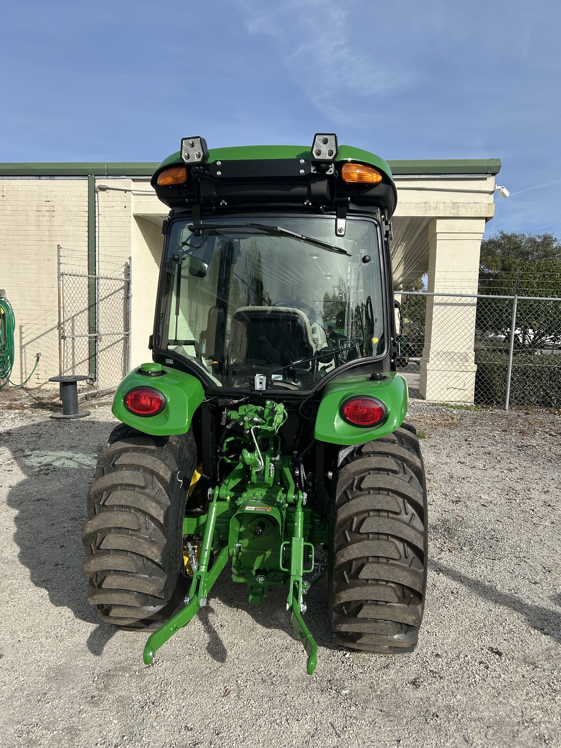 2026 John Deere 3046R Image 3