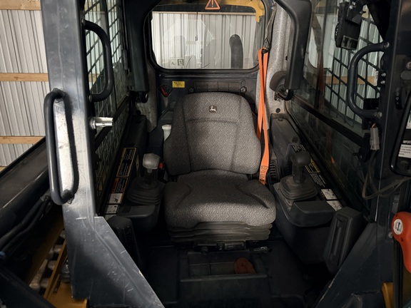 Photo of 2023 John Deere 325G