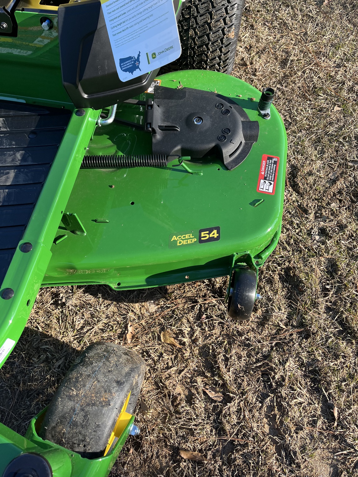 2026 John Deere Z330R Image 4